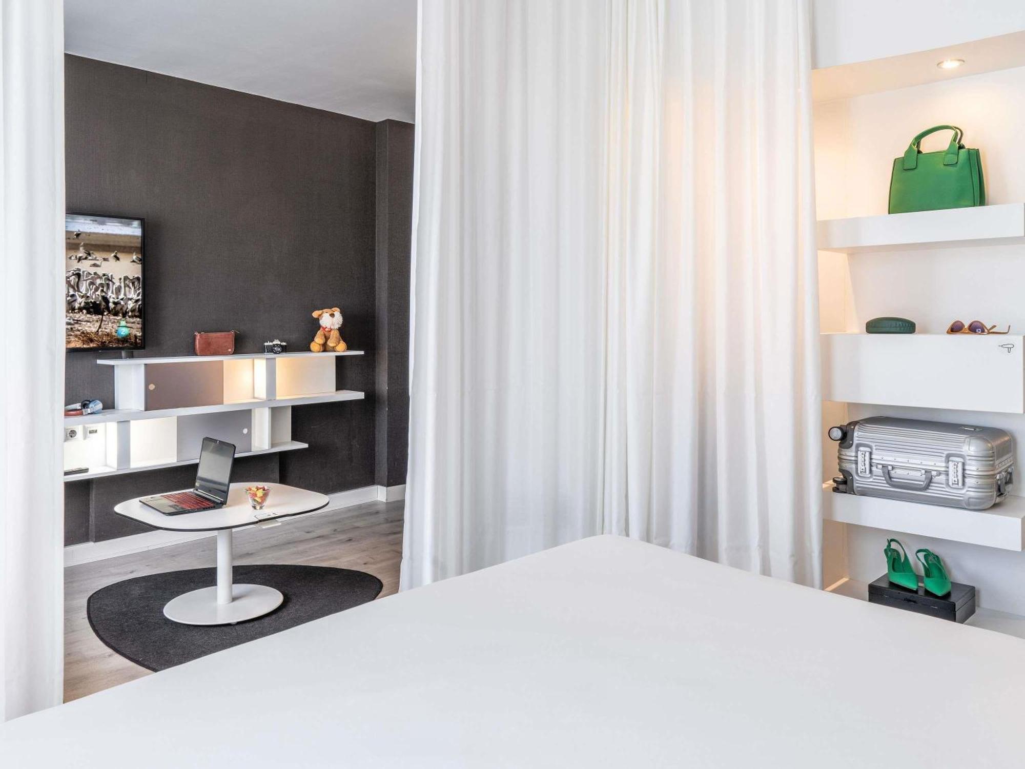 Suite Room,1742713173:JPEG