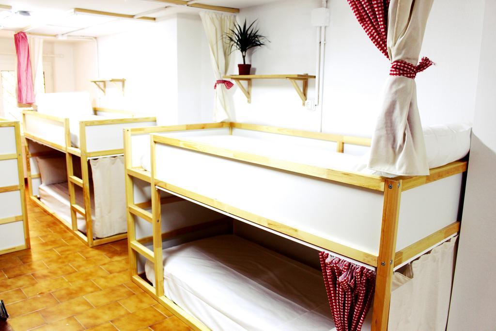 Bed 10-Bed Female Dormitory Room,328486750:JPEG
